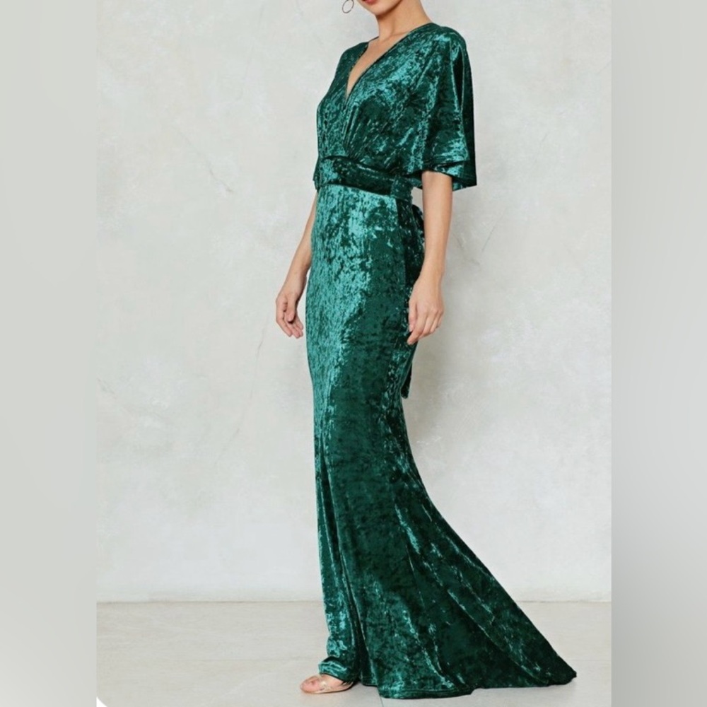Crushed Velvet Lucy Wang floor length emerald green deep plunge dress.Size M